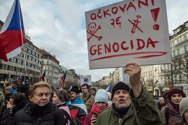 اعتراض گسترده در پایتخت چک علیه واکسیناسیون اجباری کرونا