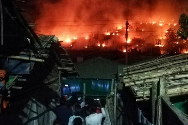 اردوگاه پناهجویان روهینگیا در آتش سوخت