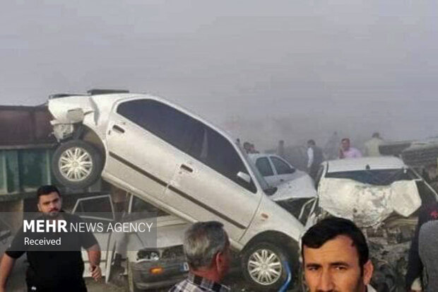 تصادف زنجیره ای درآزادراه زنجان ۶ مصدوم برجا گذاشت