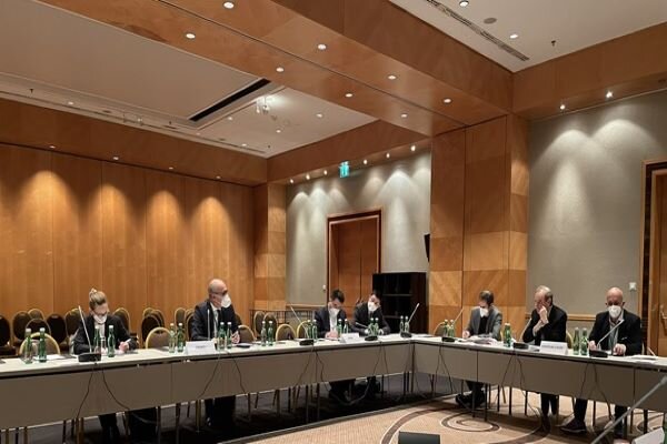 P4+1, US hold meeting in Vienna to discuss proposed drafts