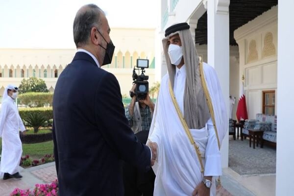 Emir Abdullahiyan'ın Katar Emiri ile görüşmesinden görüntüler