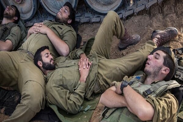 VIDEO: Zionist forces taking nap near Lebanon border