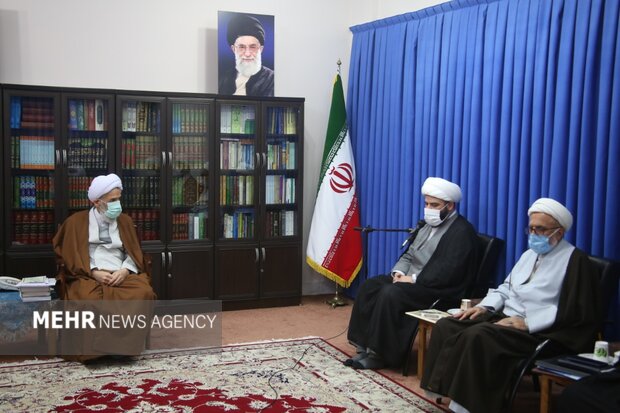 دیدار حجت الاسلام قمی با آیت الله لائینی