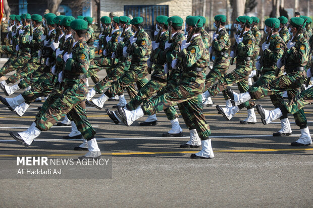 مراسم اختتام الدورة السابعة لخريجي الكليات العسكرية في ايران