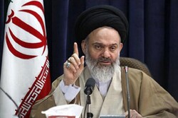 انقلاب اسلامی نظریه «دین از سیاست جدا نیست» را اثبات کرد
