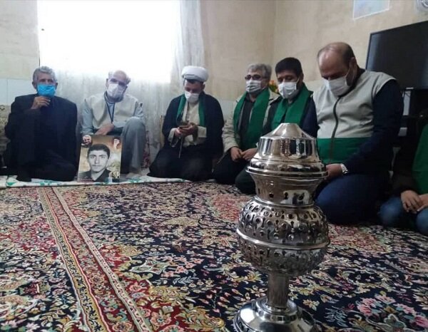 دیدار و تجلیل از ۹۰ خانواده شهید در کرمانشاه توسط خادمیاران رضوی