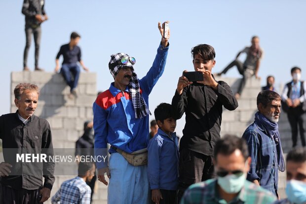 بازدید سرزده رئیس جمهور از مناطق زلزله زده گیشان غربی