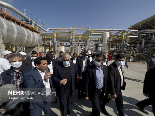 سفر  جواد اوجی وزیر نفت به جزیره قشم