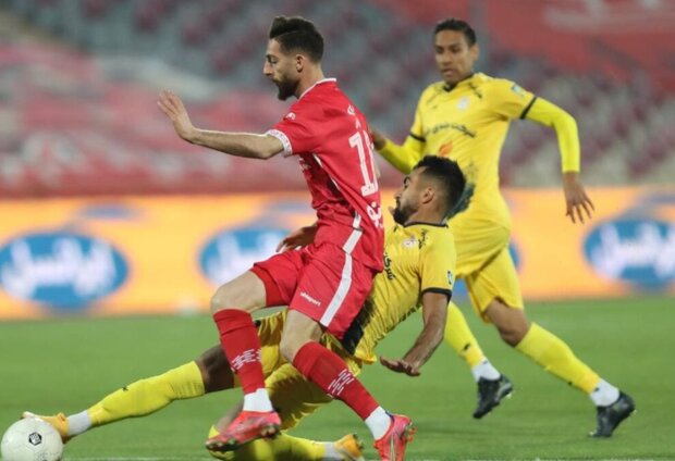 مقاومت یک نیمه‌ای فجر سپاسی برابر پرسپولیس