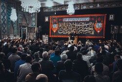 سومین گردهمایی ذاکران و شاعران آئینی غرب کشور برگزار شد
