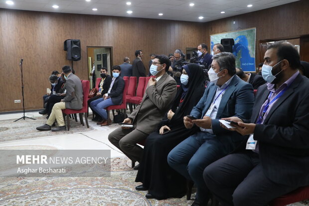 نشست خبری رئیس‌جمهور در پایان سفر به هرمزگان 14