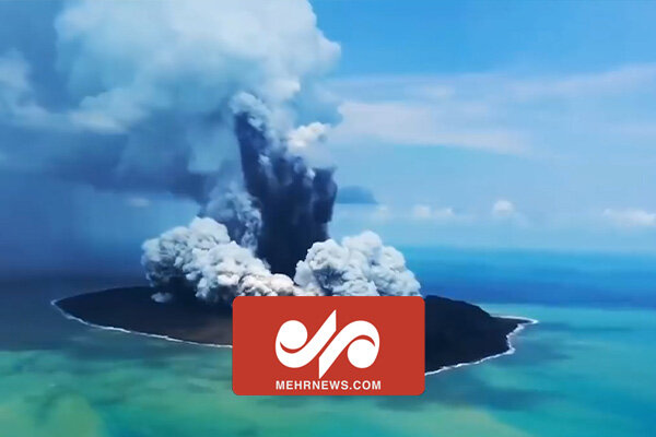 VIDEO: Tsunami hits Tonga after underwater volcanic eruption