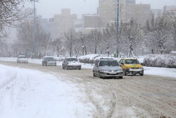 برف و باران در جاده‌های ۱۲ استان/ وضعیت ترافیکی محورهای مواصلاتی