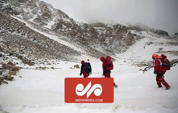 ادامه عملیات نجات دو کوهنورد مفقود شده در ارتفاعات شبستر
