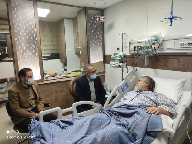 معاون پارلمانی رئیس‌جمهور از «نادر طالب‌زاده» عیادت کرد
