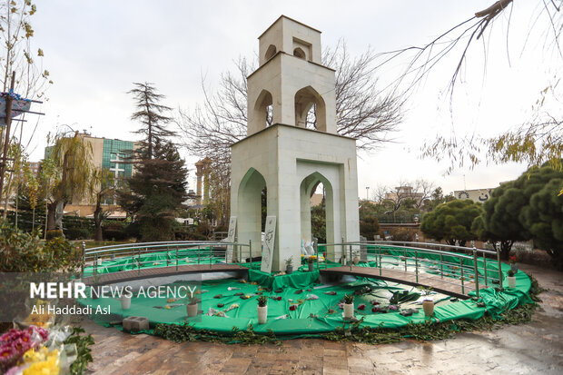 Bodies of 2 Holy Defense martyrs buried in interior ministry
