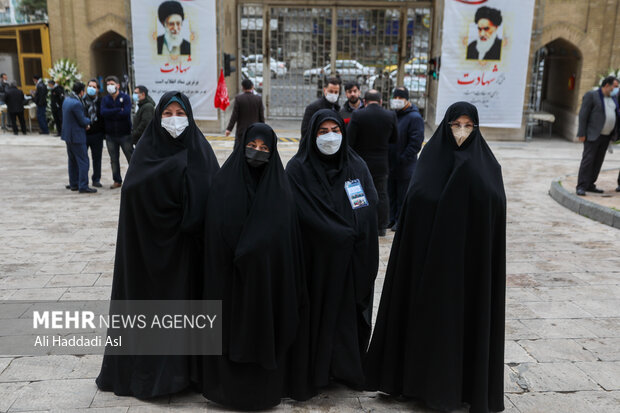 Bodies of 2 Holy Defense martyrs buried in interior ministry
