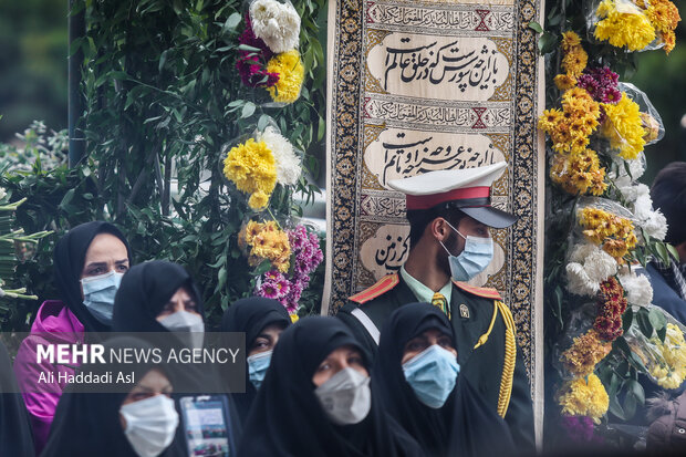 مراسم خاکسپاری دو پیکر شهید گمنام
Bodies of 2 Holy Defense martyrs buried in interior ministry
 در وزارت کشور