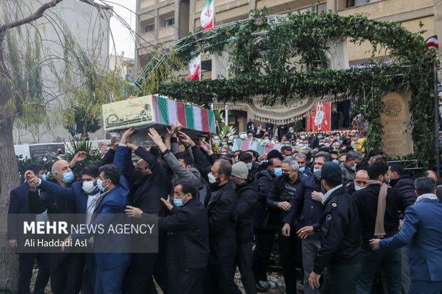 مراسم خاکسپاری پیکر دو شهید گمنام هشت سال دفاع مقدس در وزارت کشور برگزار شد