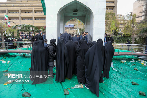 Bodies of 2 Holy Defense martyrs buried in interior ministry
