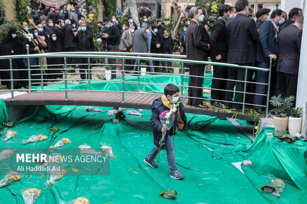 Bodies of 2 Holy Defense martyrs buried in interior ministry
