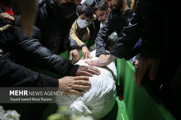 مراسم وداع  با شهید خسرو قادری قمصری بعدازظهر امروز در معراج شهدا برگزار شد