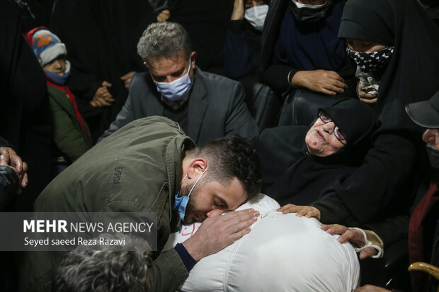 مراسم وداع  با شهید خسرو قادری قمصری بعدازظهر امروز در معراج شهدا برگزار شد