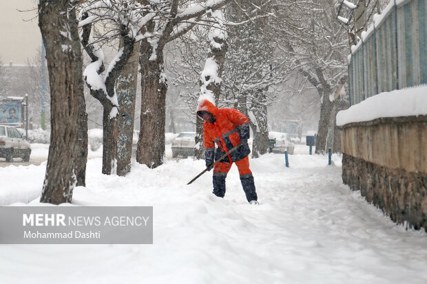 بارش ۱۱۸ سانتی‌متری برف در اردبیل/ مدیریت بحران باید تجهیز شود