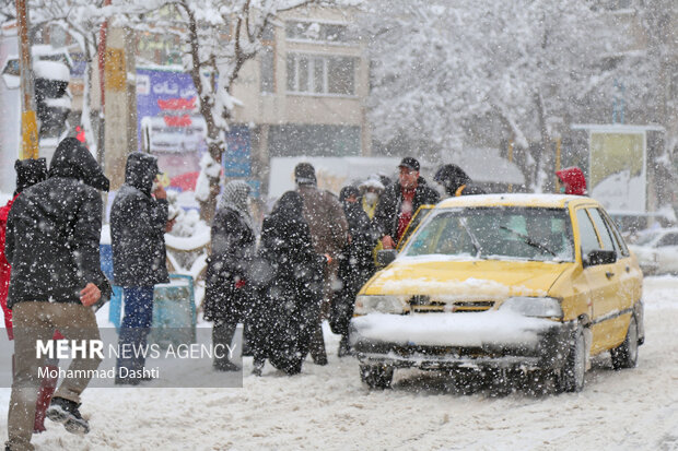 Heavy snow, blizzard in Ardabil prov.
