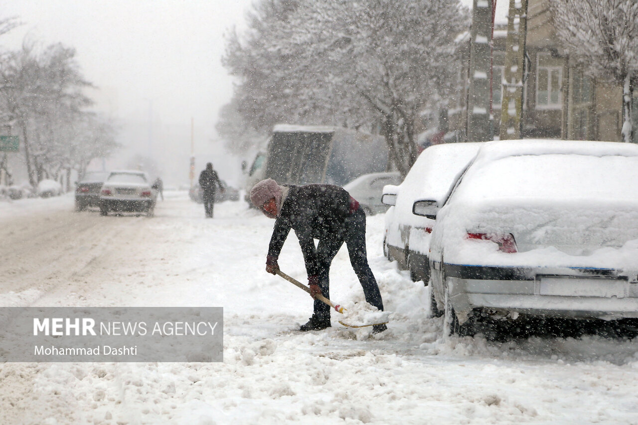 یخبندان سراسری در استان اردبیل/مدیریت بحران برف چالش‌ شد