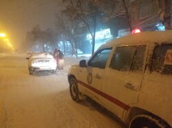 پلیس فیروزکوه یک خانواده گرفتار در برف را نجات داد