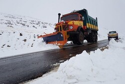 ۱۵۹۶ کیلومتر راه روستایی در کرمانشاه توسط راهداری برف روبی شد