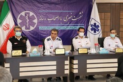روزانه ۲۰ پایگاه اورژانس اصفهان تعطیل است / اجازه ورود به خط ویژه را نداریم