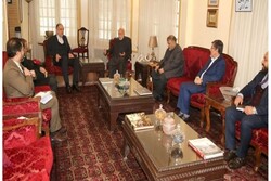 Karzai hails Tehran for its good relations with Afghanistan