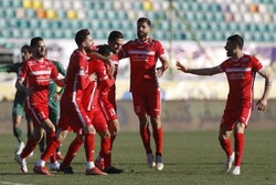 پرسپولیس برای قهرمانی در جام حذفی و لیگ می‌جنگد