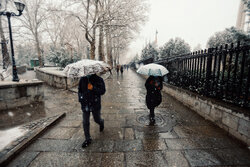 فراگیر شدن بارش باران و برف در اصفهان/ دما روند افزایشی دارد