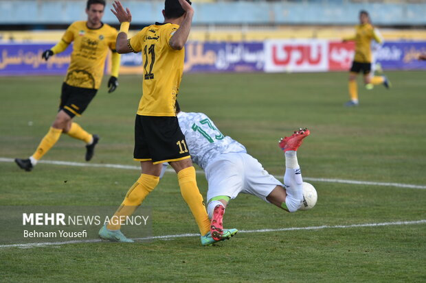 ضربه شدیدی که سپاهان خورد/جا ماندن تیم مدعی از استقلال و پرسپولیس