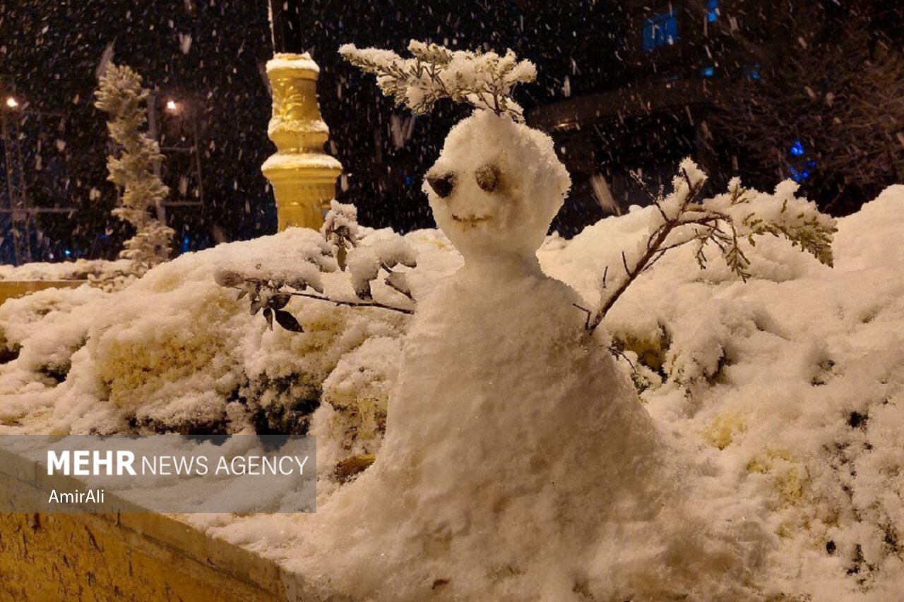 شادی شهروندان کرمانشاهی از بارش برف