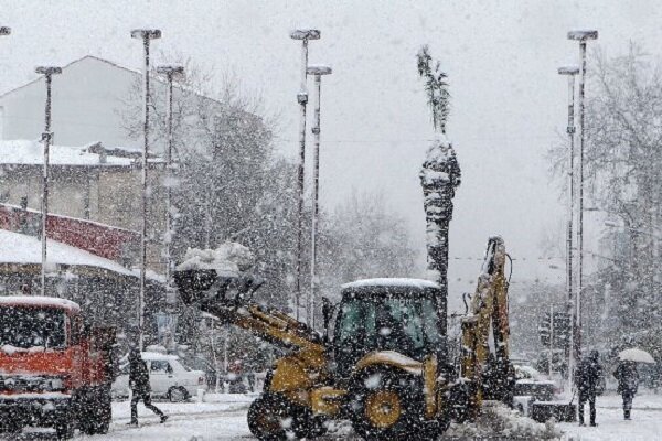 رخت سفید بر کرمانشاه نشست/ ادامه قطع برق ۲۲ روستا