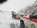 امدادرسانی به سرنشینان ۳۱۵ خودروی گرفتار در برف در مازندران