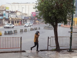 تداوم بارش‌های رگباری در غرب و جنوب اصفهان