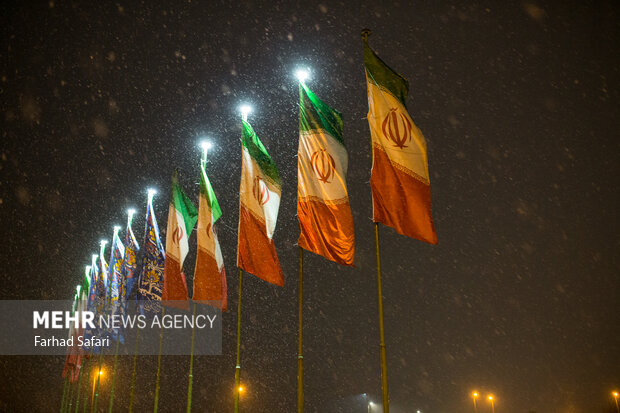 ین برف زمستانی در شهر