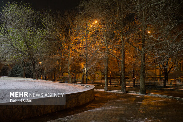 ین برف زمستانی در شهر