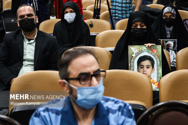 خانواده  شهدای حادثه تروریستی اهواز در  اولین جلسه دادگاه سرکرده گروهک تروریستی الاحوازیه حضور دارند