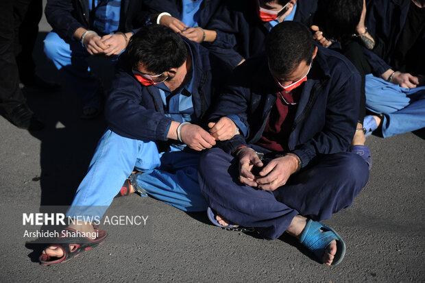 سارقین دستگیر شده توسط نیروی انتظامی در هفتمین طرح کاشف حضور دارند