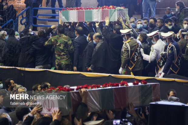 مراسم تشییع پیکر دو شهید گمنام دفاع مقدس صبح امروز سه شنبه در وزارت ورزش و جوانان برگزار شد