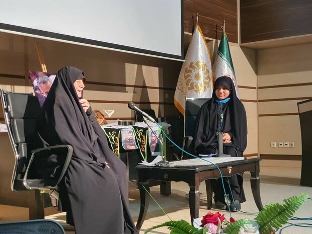 برگزاری مراسم بزرگداشت مادران وهمسران شهدا در کرمانشاه
