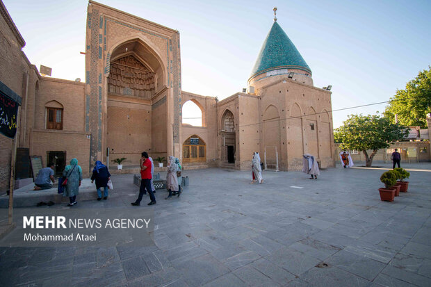 «ساعت زمین» در مجموعه تاریخی بسطام