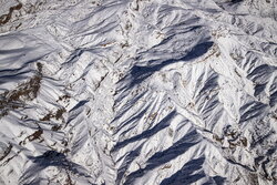 ماجرای یک‌شب گرفتار شدن در برف ۶ متری/ دو راهدار لرستانی پیدا شدند