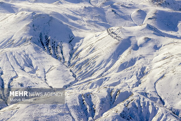 Rescuing shepherds trapped in snowy mountains of Zanjan